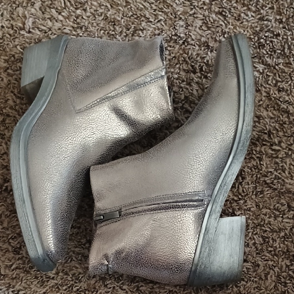 Shimmering Silver Ankle Boots with Sleek Design